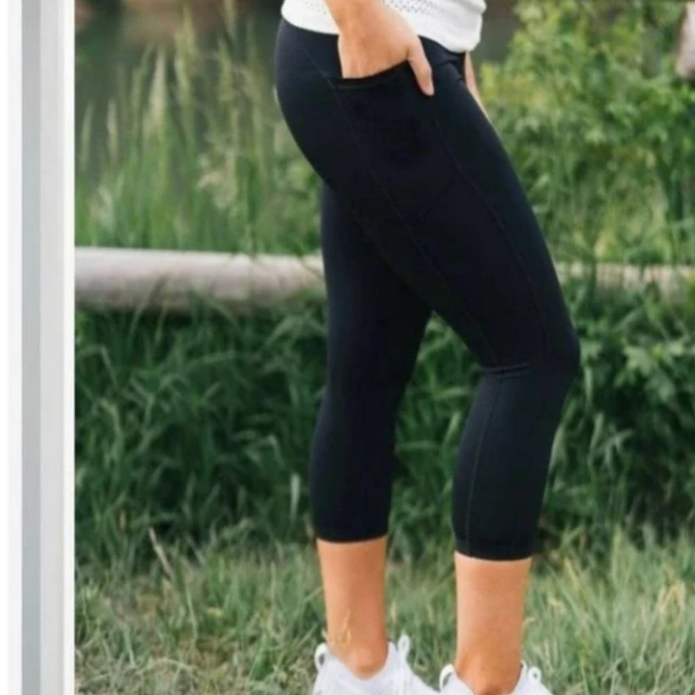 Zyia Brilliant Crop Leggings Solid Black Size XS